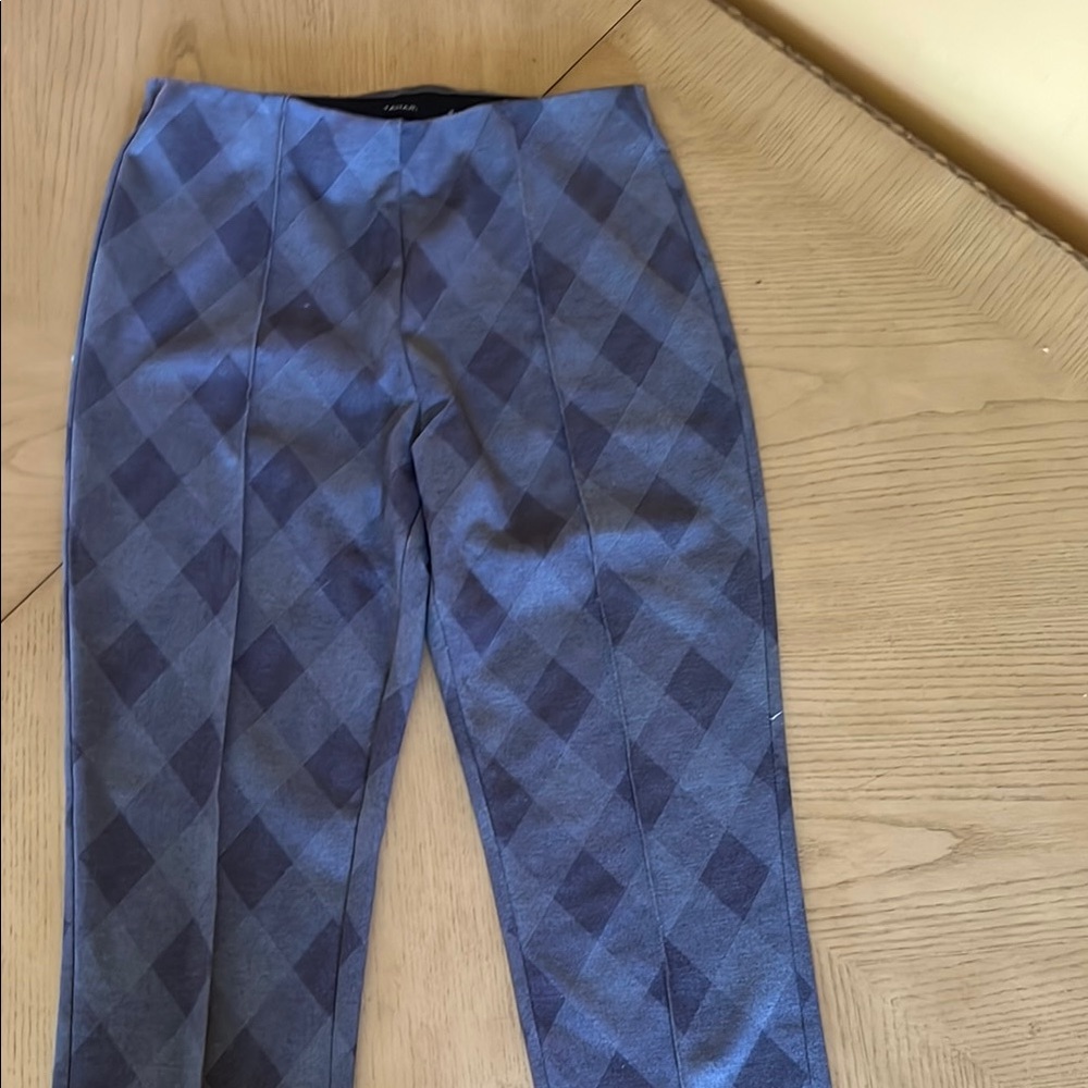 Women’s pants. Tahari